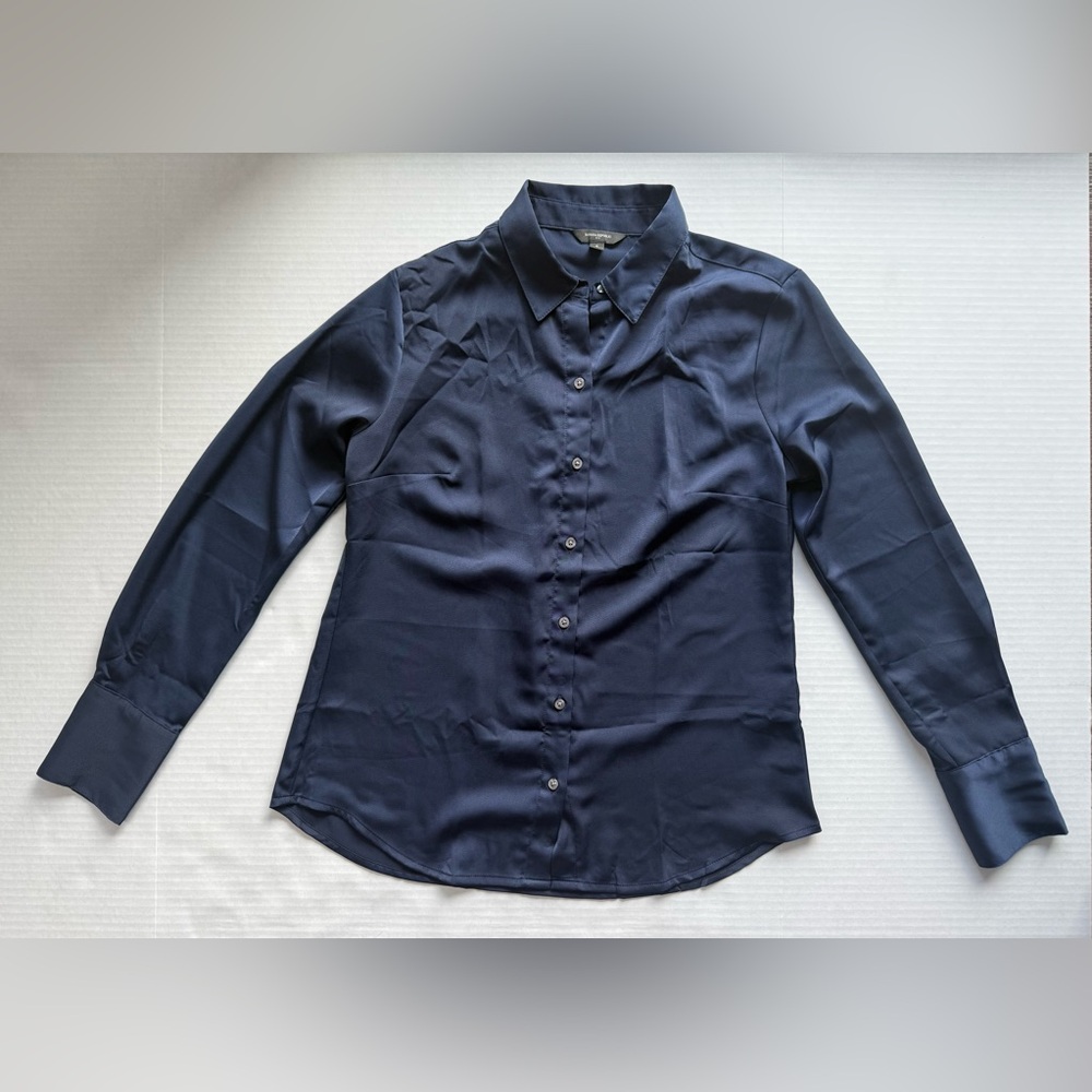 Banana Republic Silky Classic Shirt Button-Up Preppy Navy Size S - Picture 2 of 11